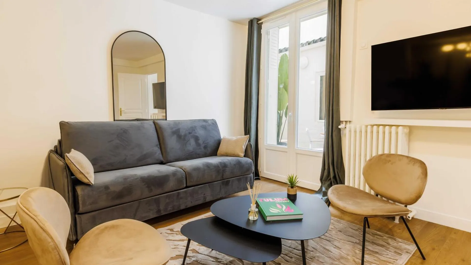 Superb Apartment With Patio 6P-2Bdr - Opera Grands Boulevards Paris 0*,  France