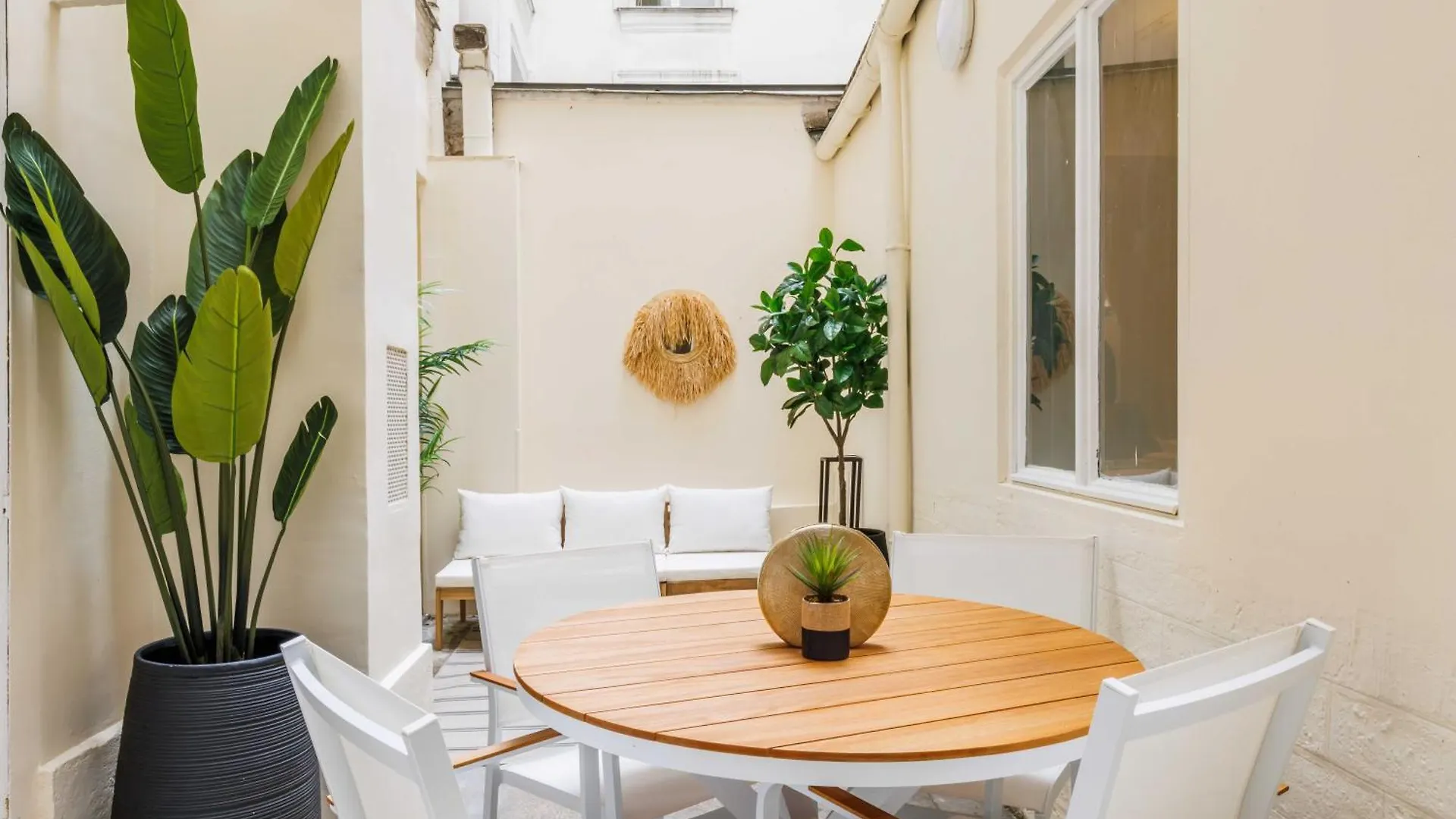 Superb Apartment With Patio 6P-2Bdr - Opera Grands Boulevards Paris
